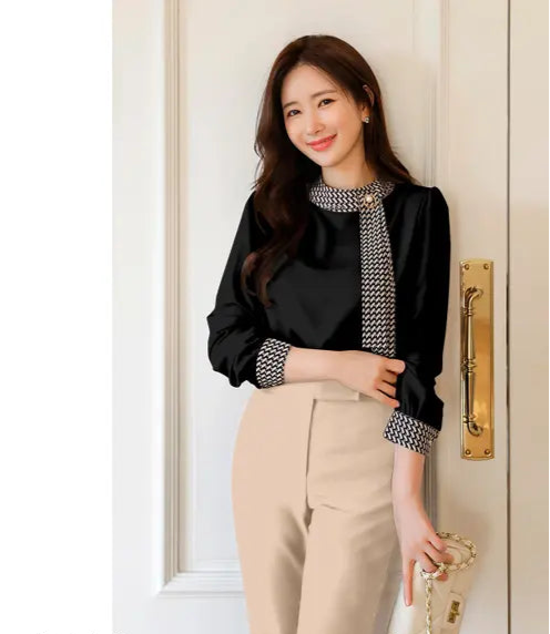 Stylish Women's Long Sleeve Top with Decorative Collar and Cuffs